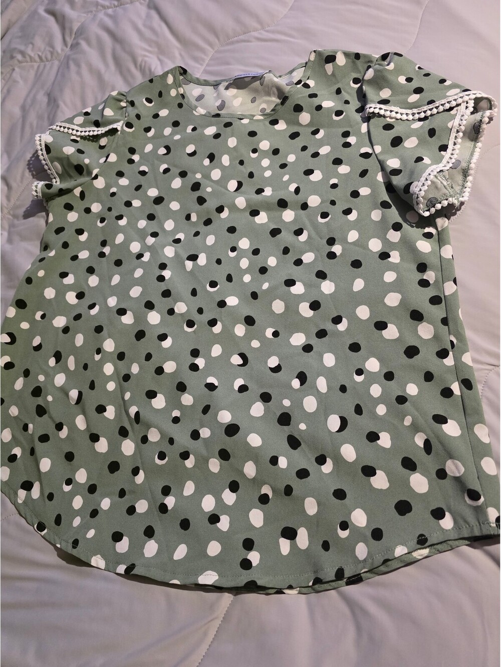 Angashion Women's Sage Green Dot Print Short Sleeve Top Soft Size L /0220